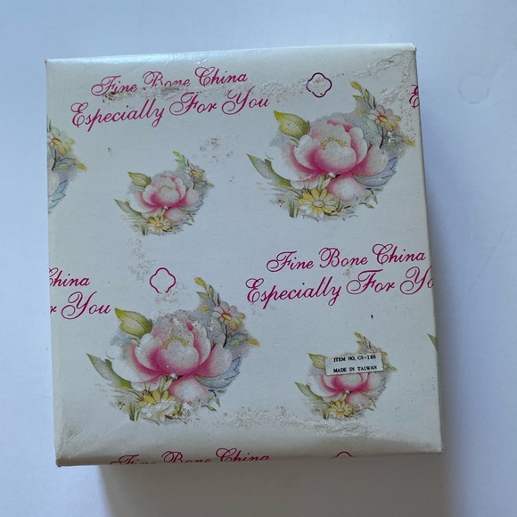 VTG Leaf Shaped Hand Painted Dish With Pink Flowers Gold Rim, small - Picture 8 of 8